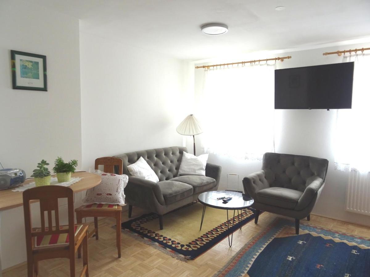 Homely Apartment In The Center With Garden View Гмунден Экстерьер фото