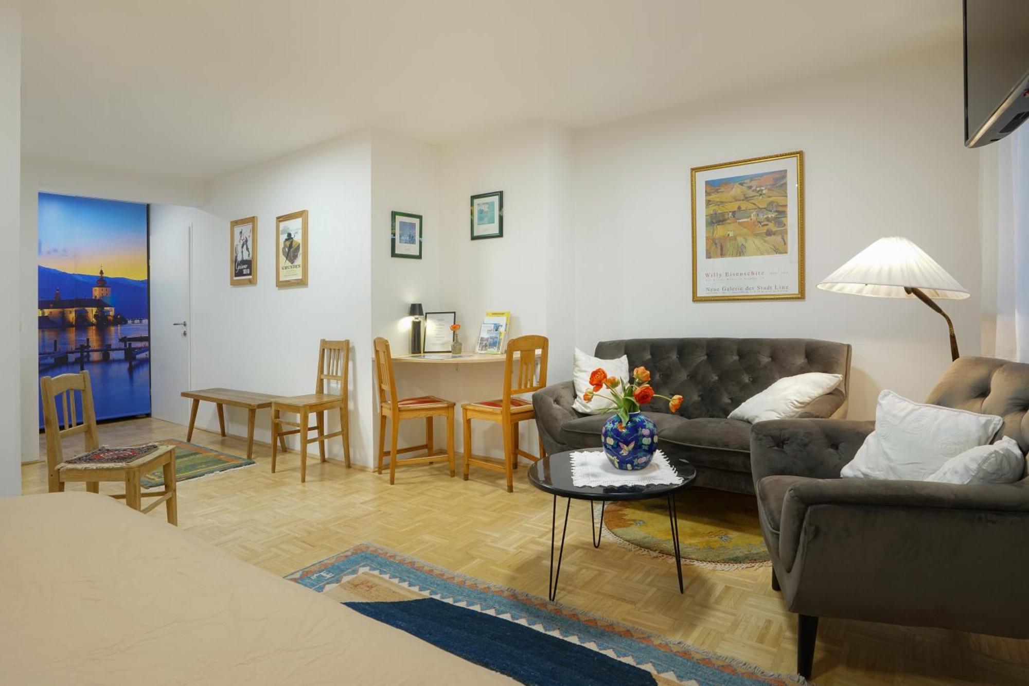 Homely Apartment In The Center With Garden View Гмунден Экстерьер фото